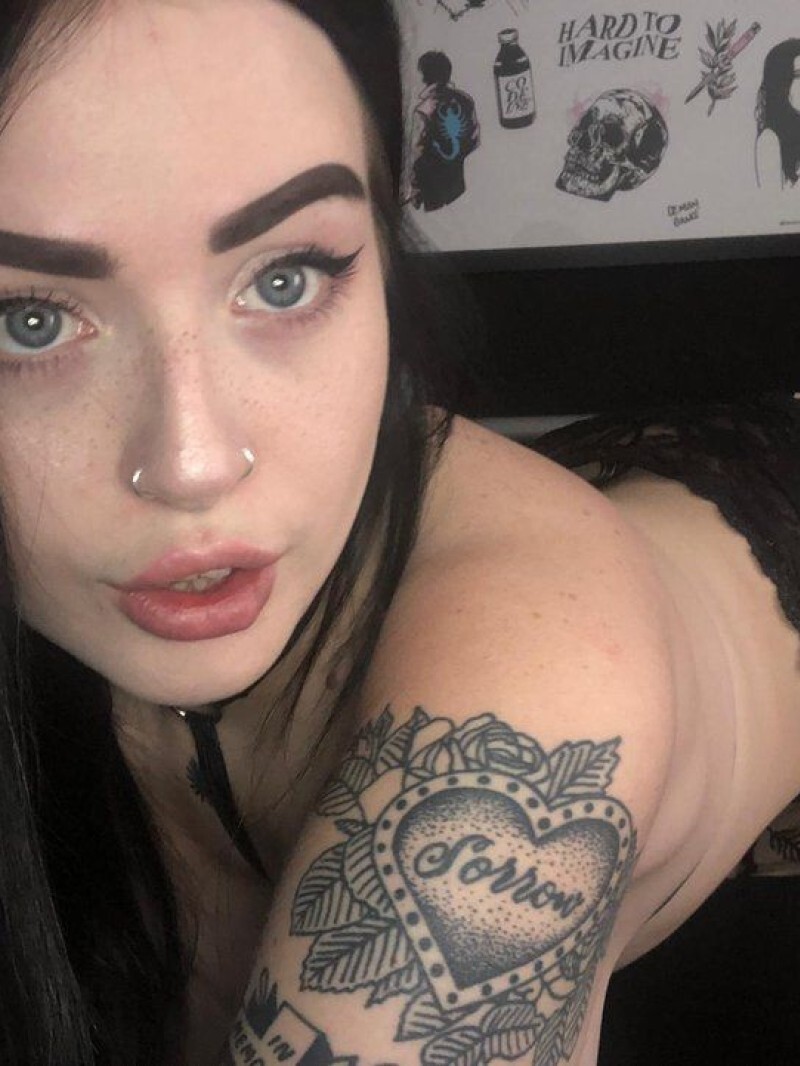 Проститутка Питера Мариа с 2 размером груди предлагает интим услуги у метро Горьковская  +7(981)294-39-94 - фото 3